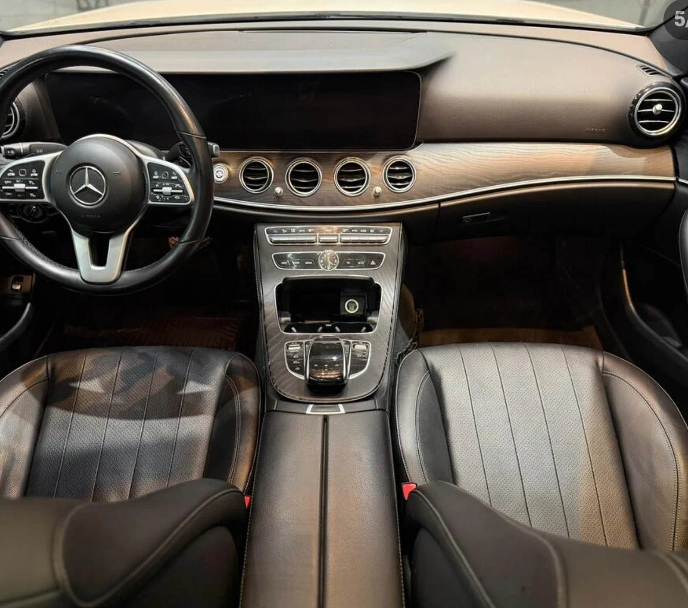 Mercedes-Benz E 300 4MATIC / AMG ПАКЕТ / BURMESTER / , снимка 5 - Автомобили и джипове - 54039282