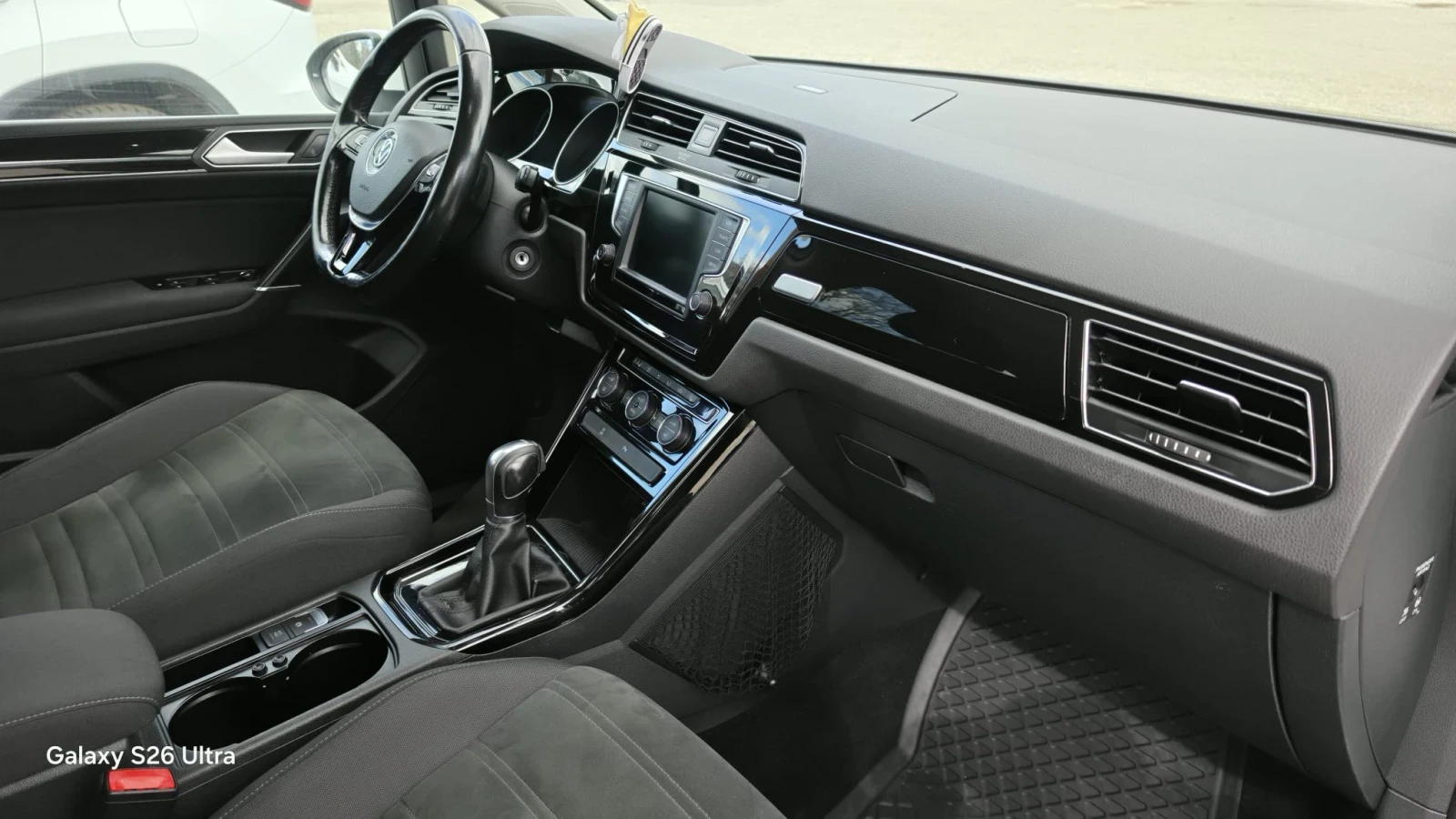 VW Touran, снимка 9 - Автомобили и джипове - 54057761