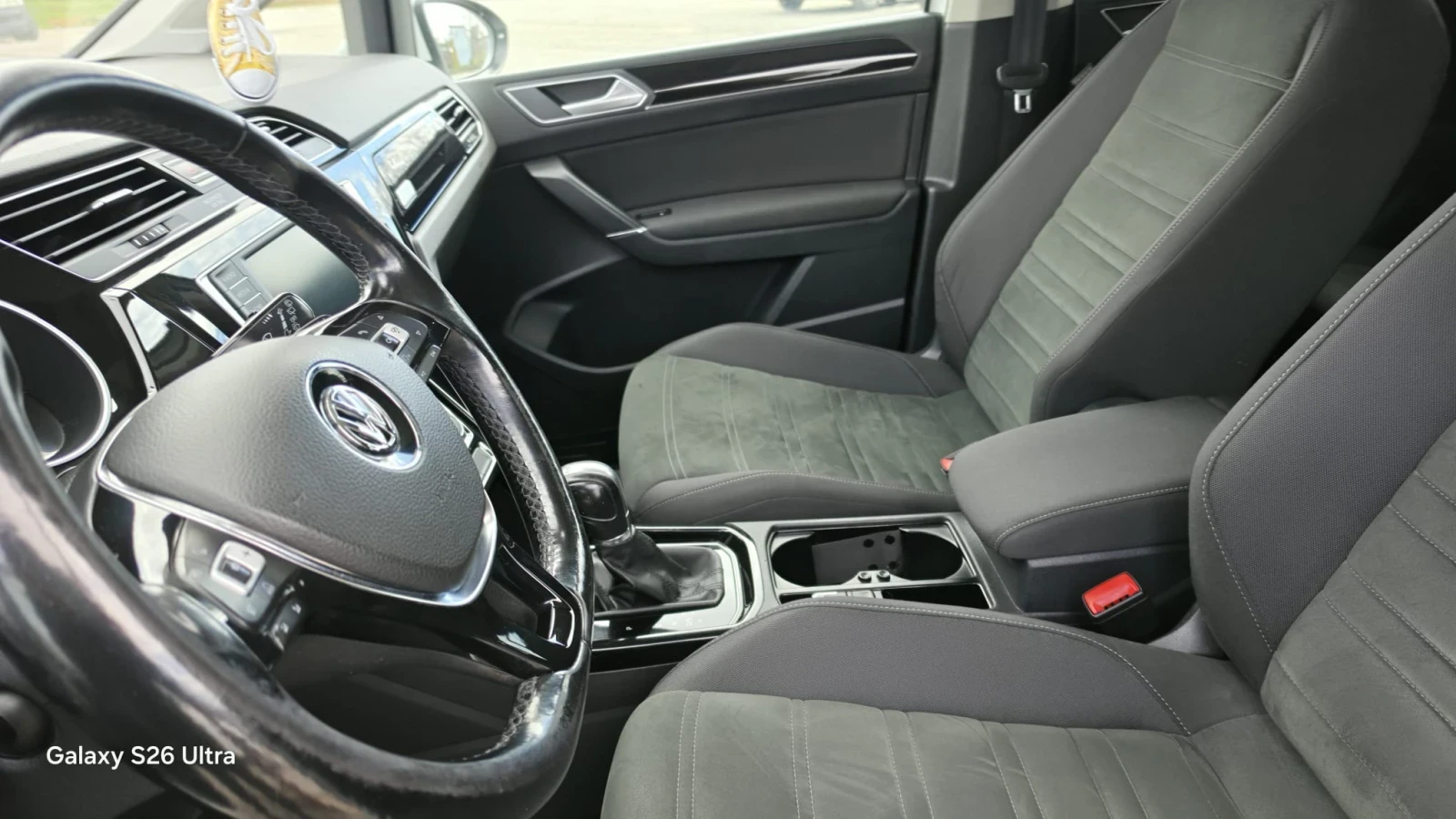 VW Touran, снимка 14 - Автомобили и джипове - 54057761