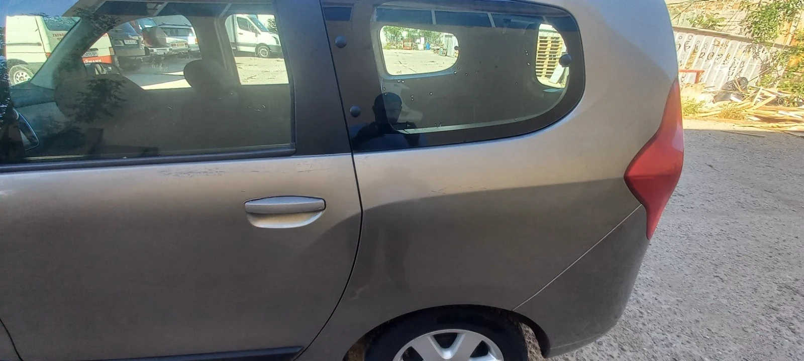 Dacia Lodgy 1.5 dci, снимка 8 - Автомобили и джипове - 54715153