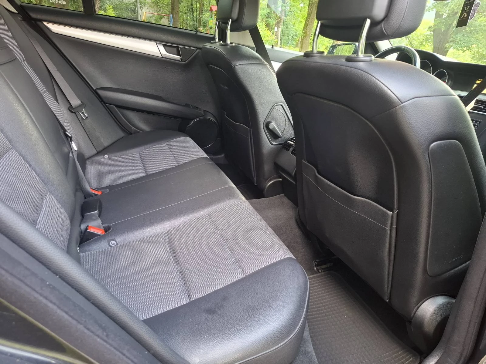 Mercedes-Benz C 180 Avantgarde, снимка 12 - Автомобили и джипове - 54980534