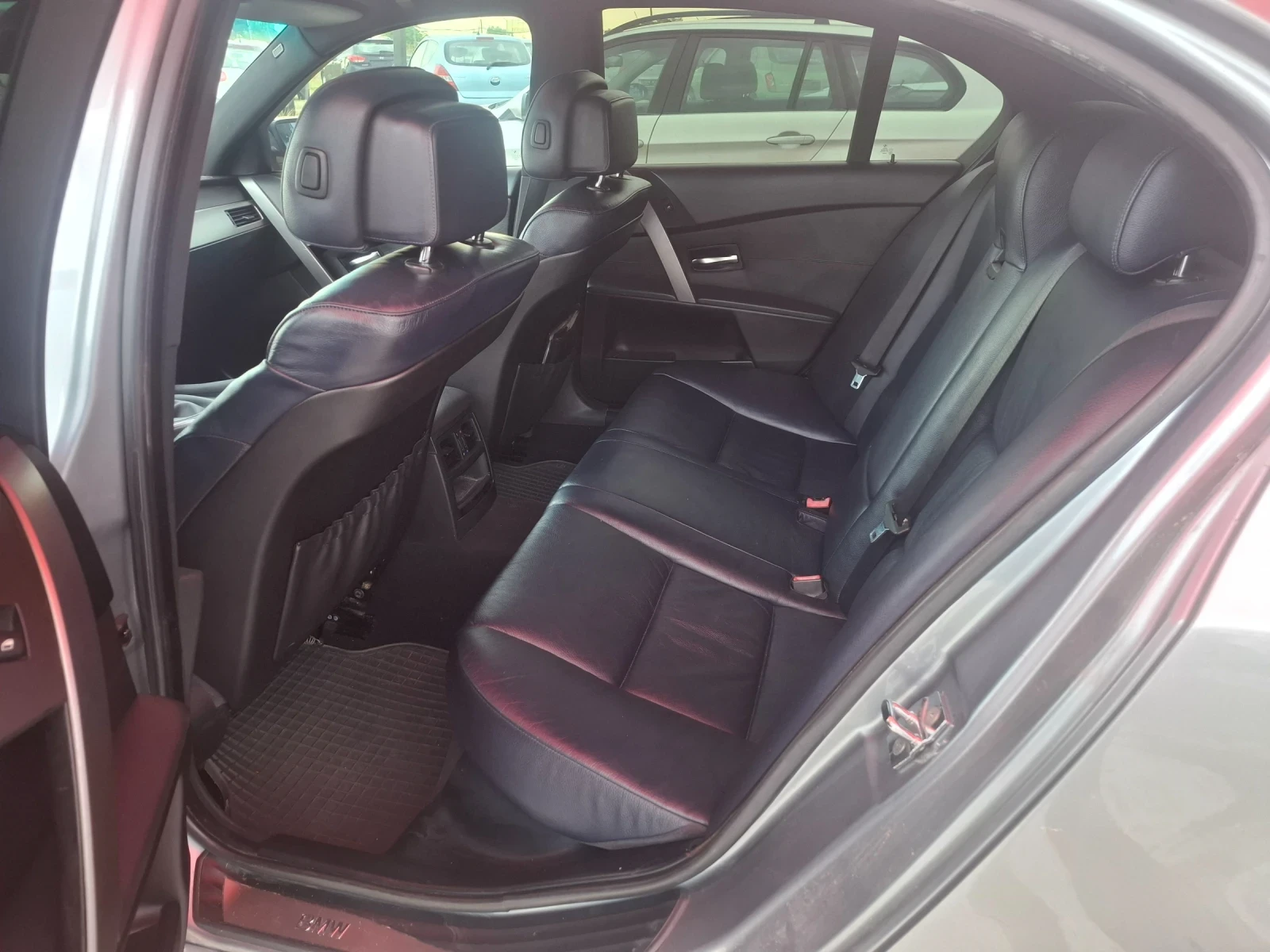 BMW 530 3.0 TDI, 218 k.c., снимка 11 - Автомобили и джипове - 55140628