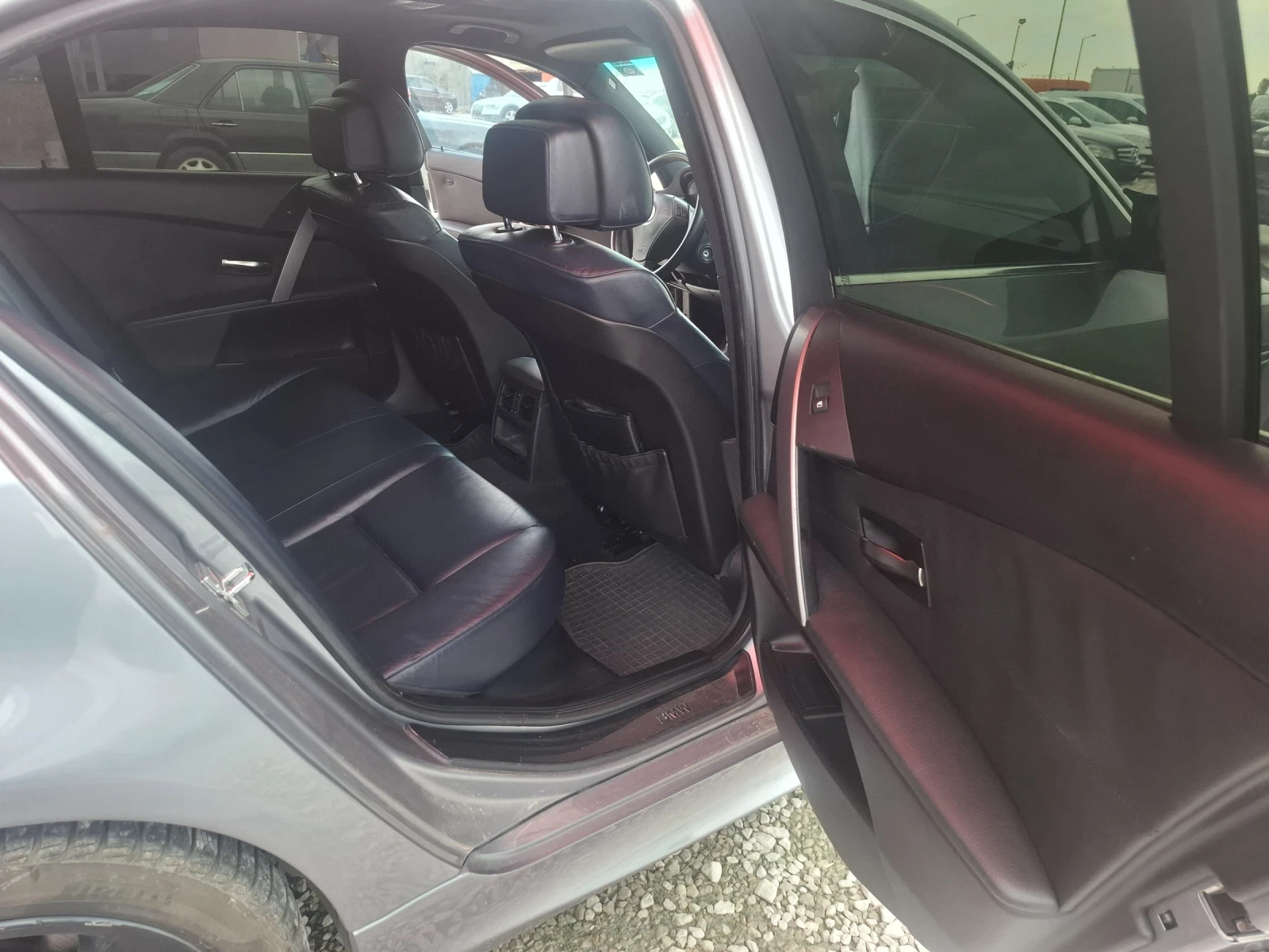 BMW 530 3.0 TDI, 218 k.c., снимка 15 - Автомобили и джипове - 55140628