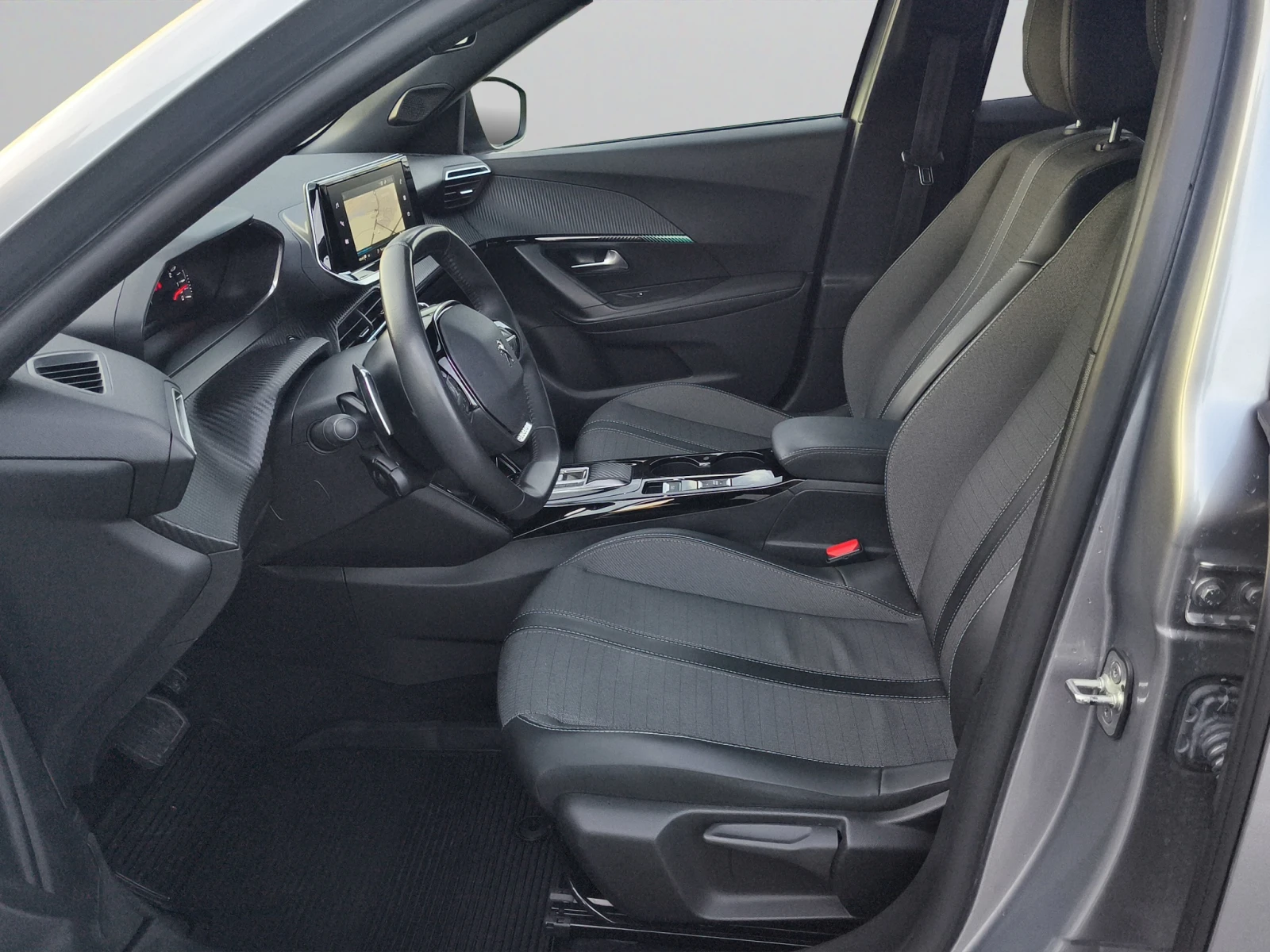 Peugeot 2008 ALLURE 1.2 PureTech 130 EAT8 EURO6//2302342, снимка 11 - Автомобили и джипове - 55171197