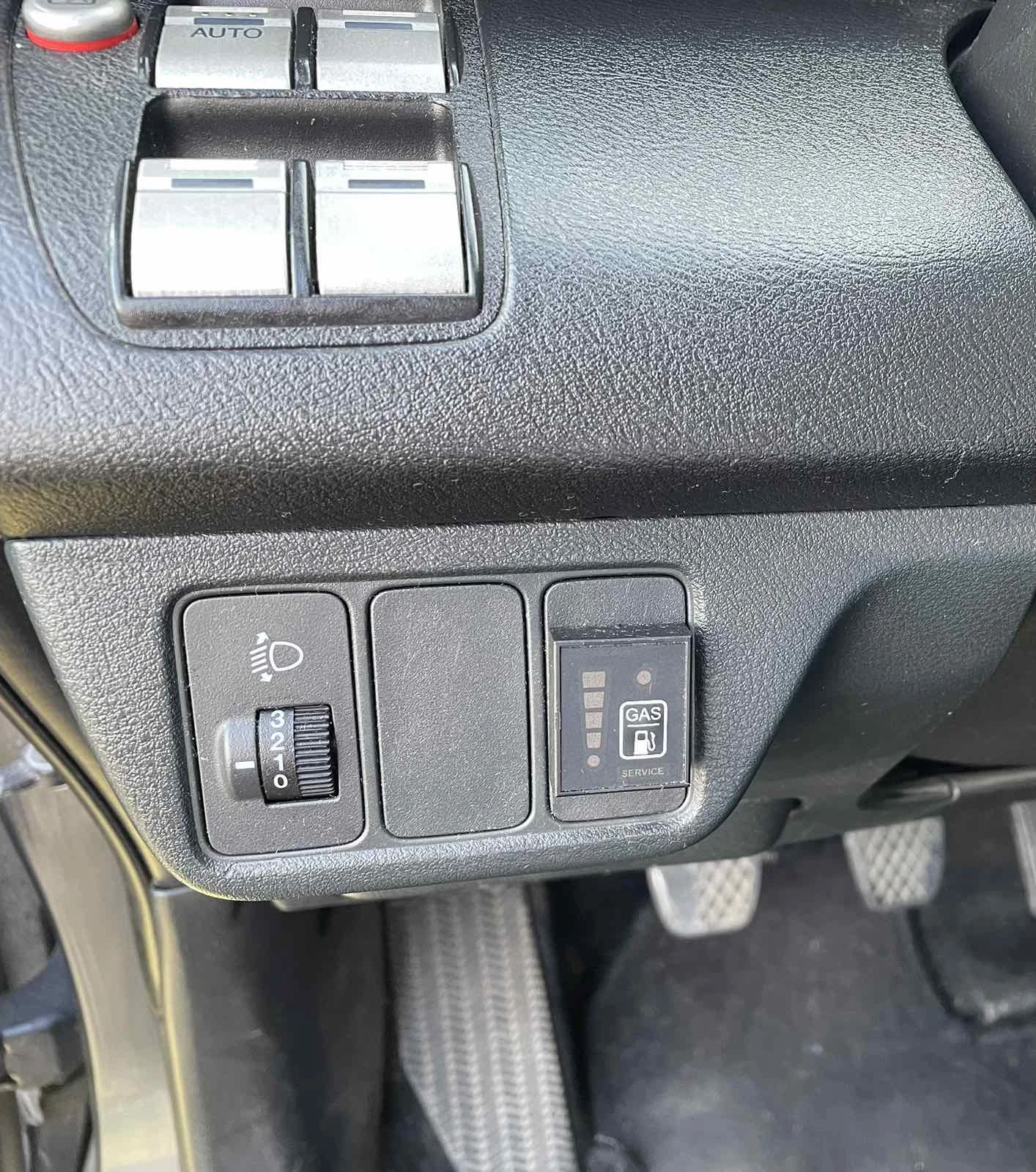 Honda Fr-v, снимка 7 - Автомобили и джипове - 55352532