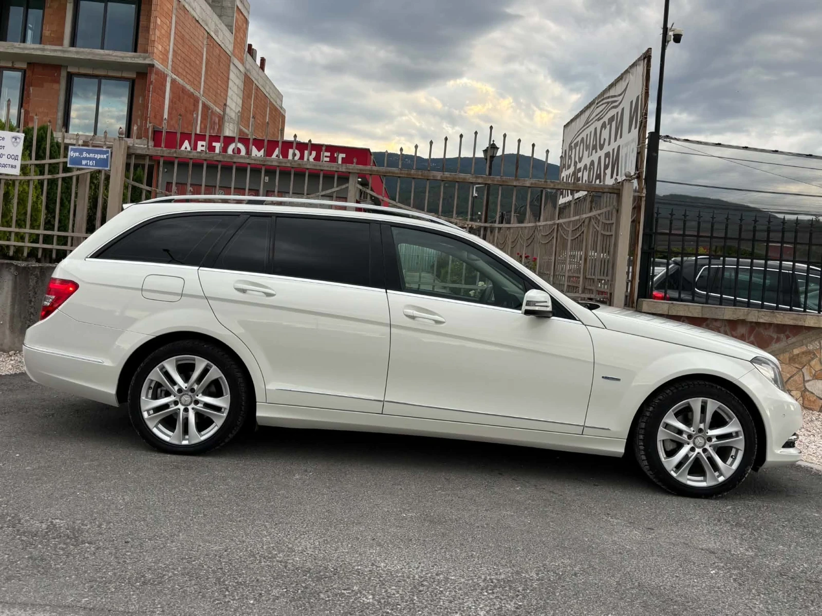 Mercedes-Benz C 180 1.8/ AVANTGARD/ ПАРКТРОНИК/ НАВИГАЦИЯ/ FACELIFT, снимка 8 - Автомобили и джипове - 55565830