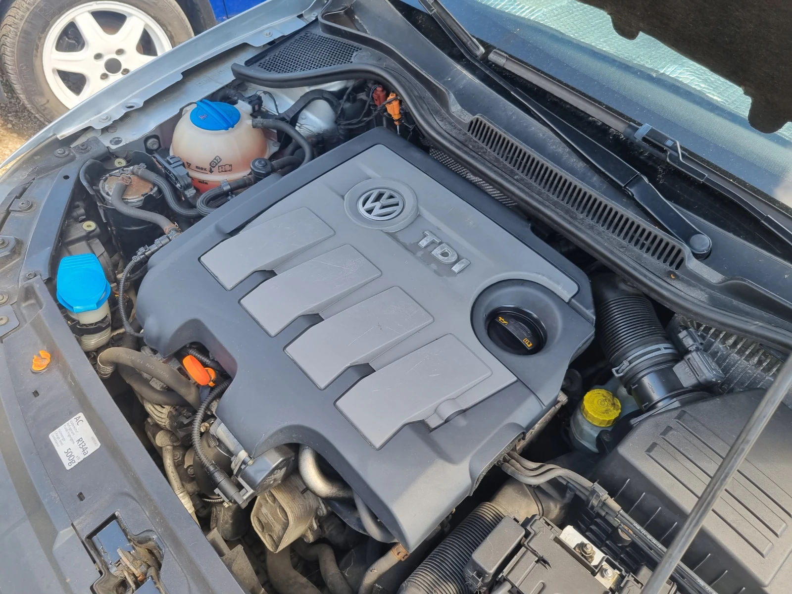 VW Polo 1.6TDI KROSS INDIVIDUAL, снимка 15 - Автомобили и джипове - 55951988
