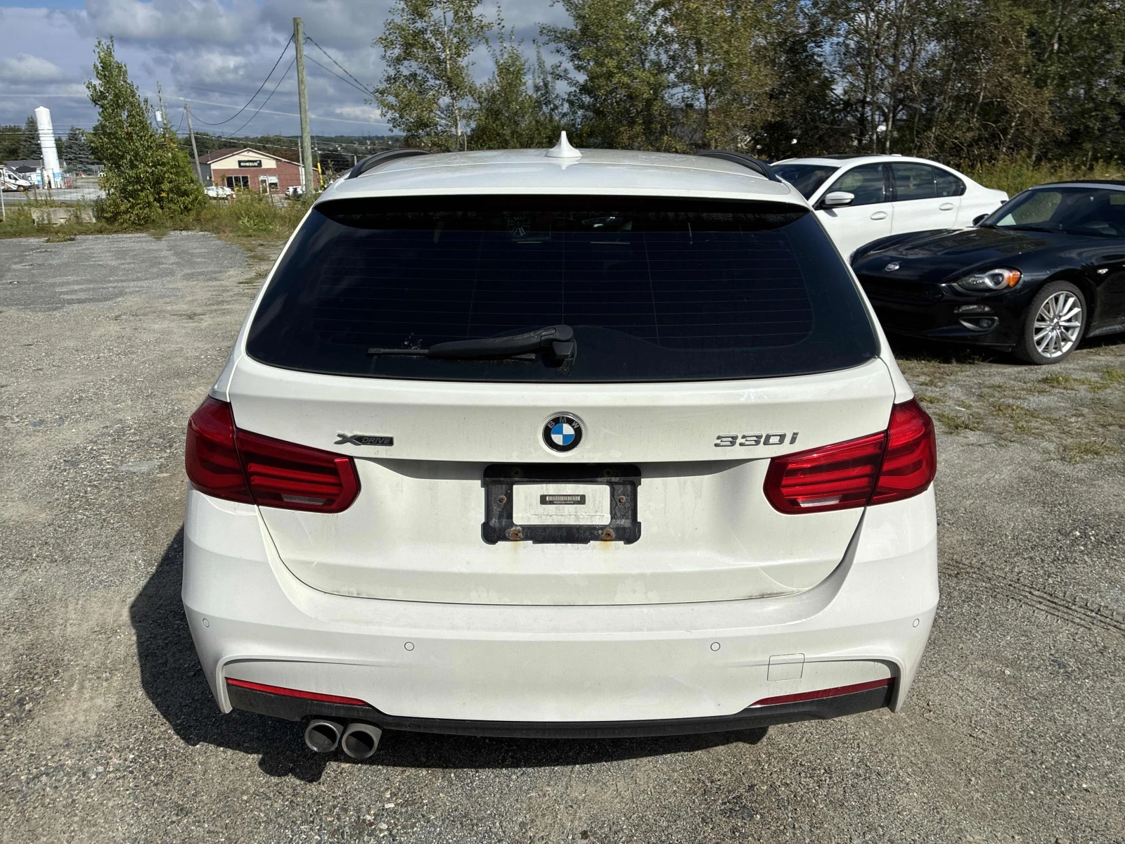 BMW 330 i xDrive / M Пакет / Harman Kardon / Carfax, снимка 4 - Автомобили и джипове - 55972978