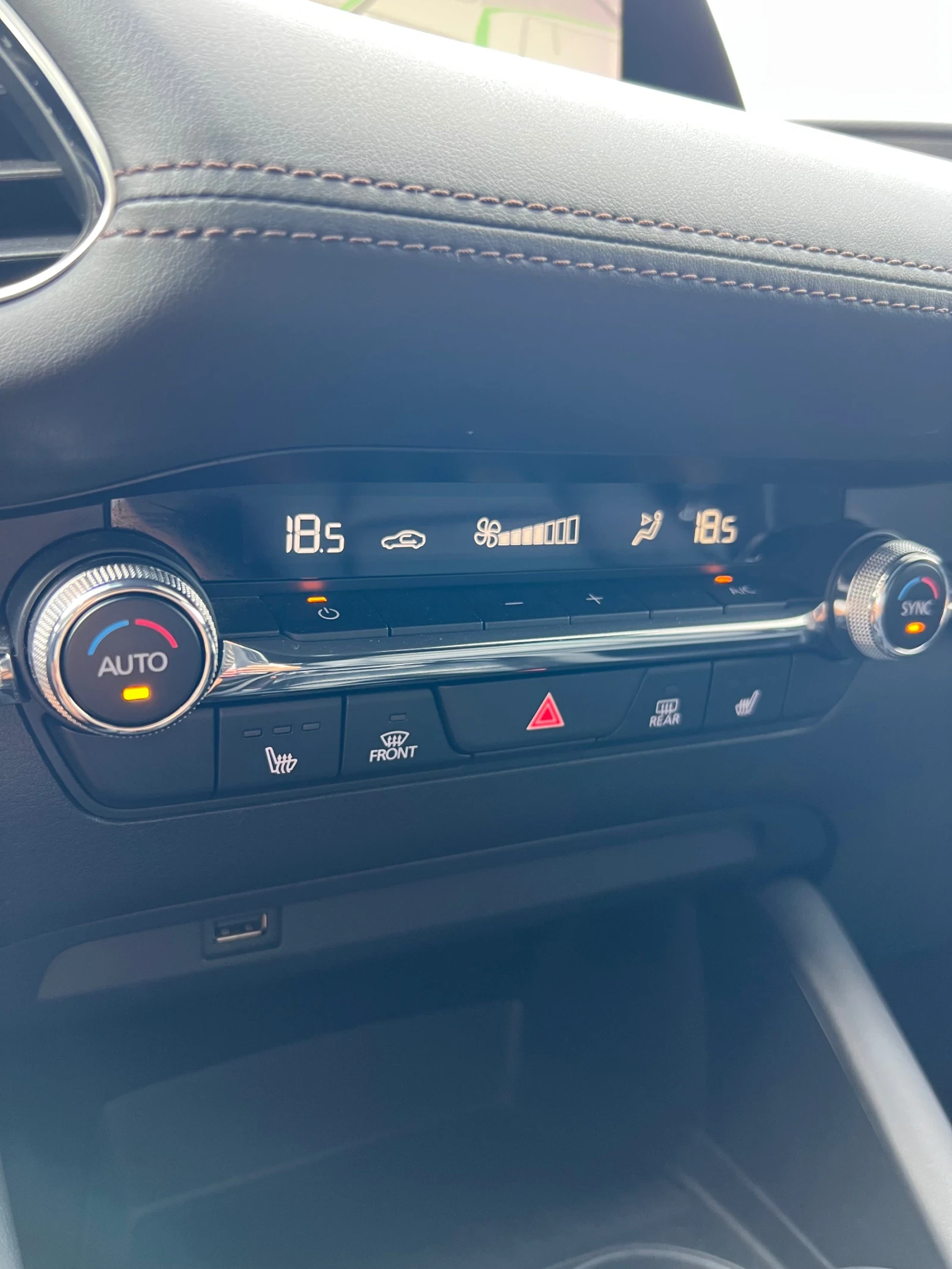 Mazda 3 4x4, снимка 12 - Автомобили и джипове - 56138798