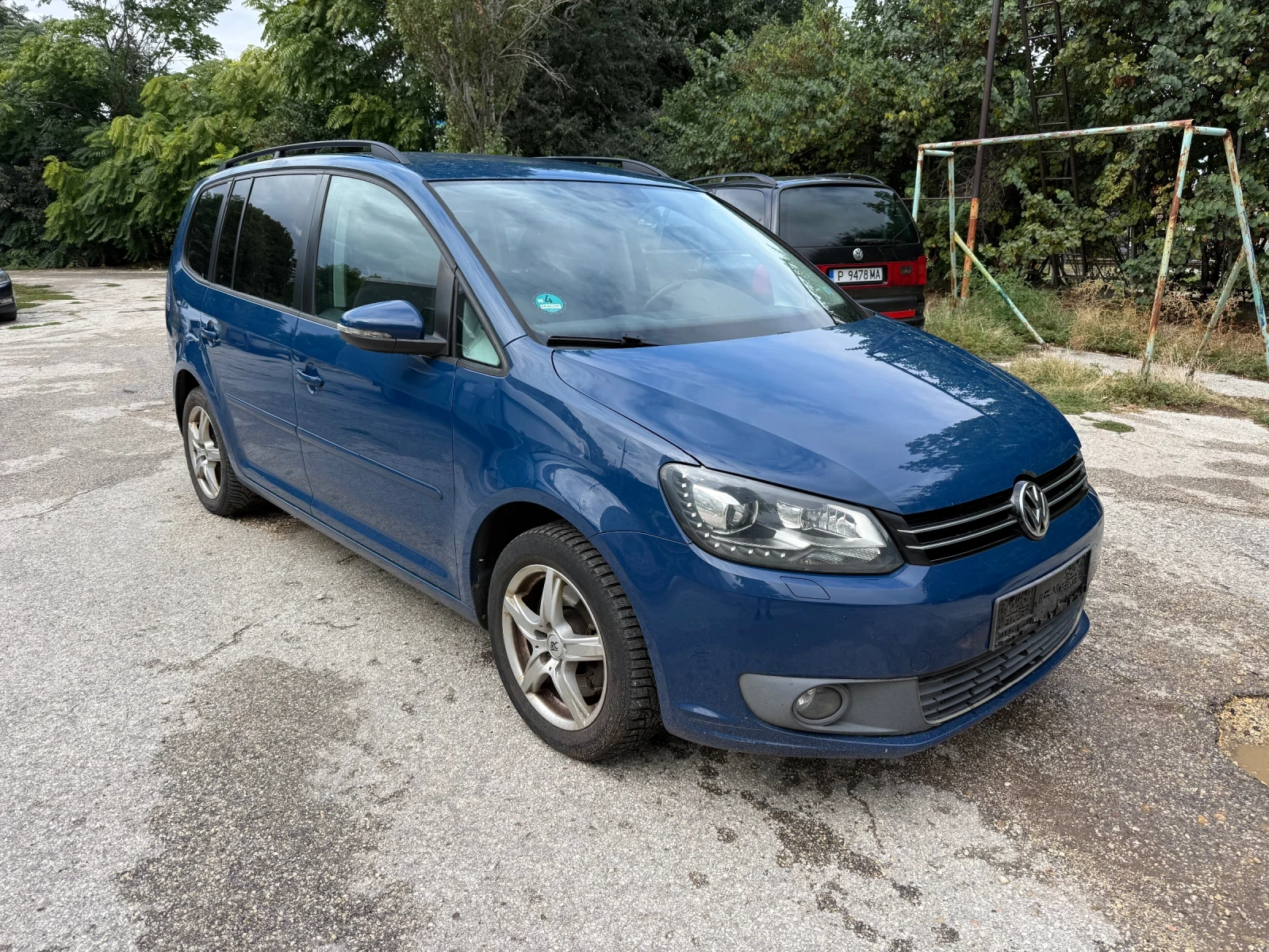 VW Touran 2.0 TDI 140 DSG, снимка 2 - Автомобили и джипове - 56194140