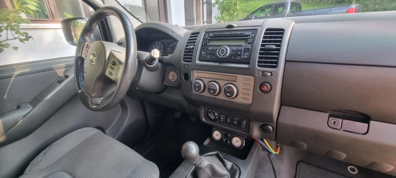 Nissan Navara 2.5dci, снимка 10 - Автомобили и джипове - 52100854