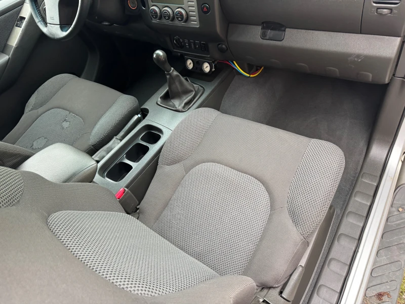 Nissan Navara 2.5dci, снимка 16 - Автомобили и джипове - 52100854