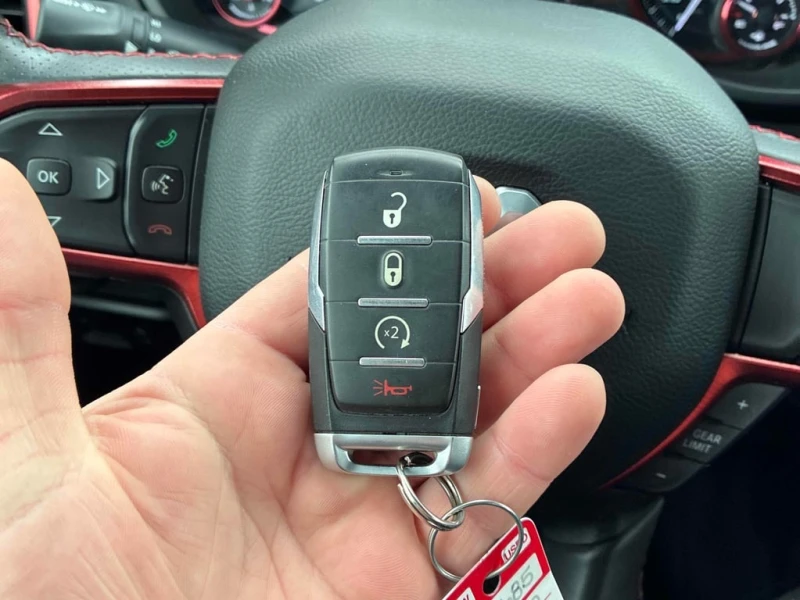 Dodge RAM 1500 | Rebel | CARFAX| 12-inch DISPLAY| АВТОФИНАНСИРАНЕ, снимка 13 - Автомобили и джипове - 53453772