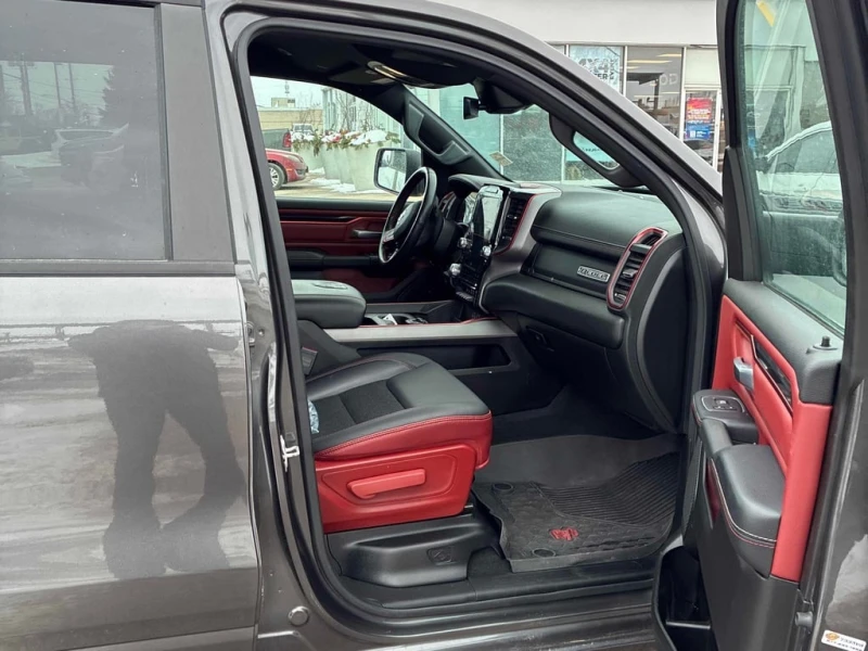 Dodge RAM 1500 | Rebel | CARFAX| 12-inch DISPLAY| АВТОФИНАНСИРАНЕ, снимка 11 - Автомобили и джипове - 53453772