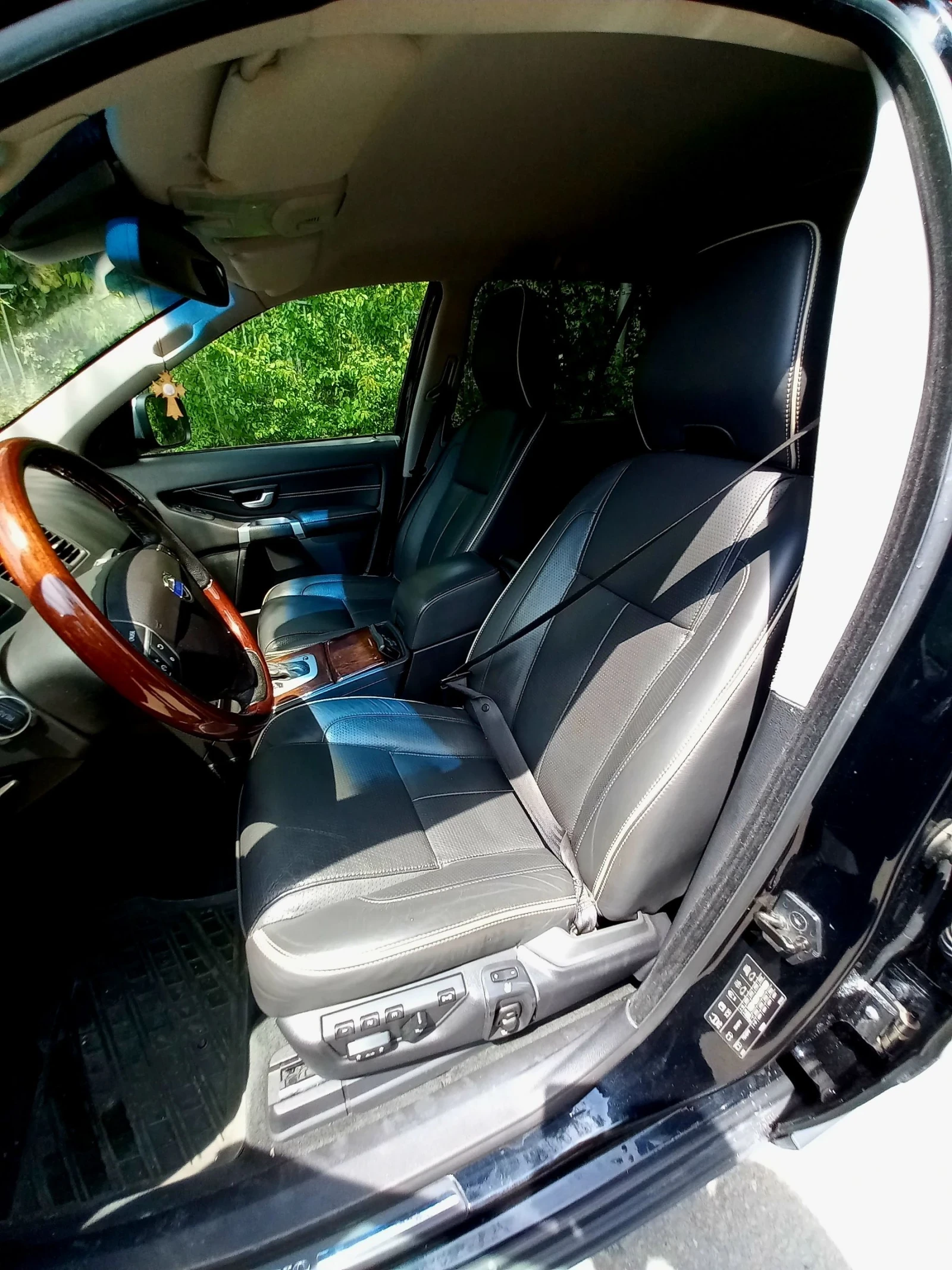Volvo Xc90 2.4 D5 AWD 6+ 1  - изображение 9