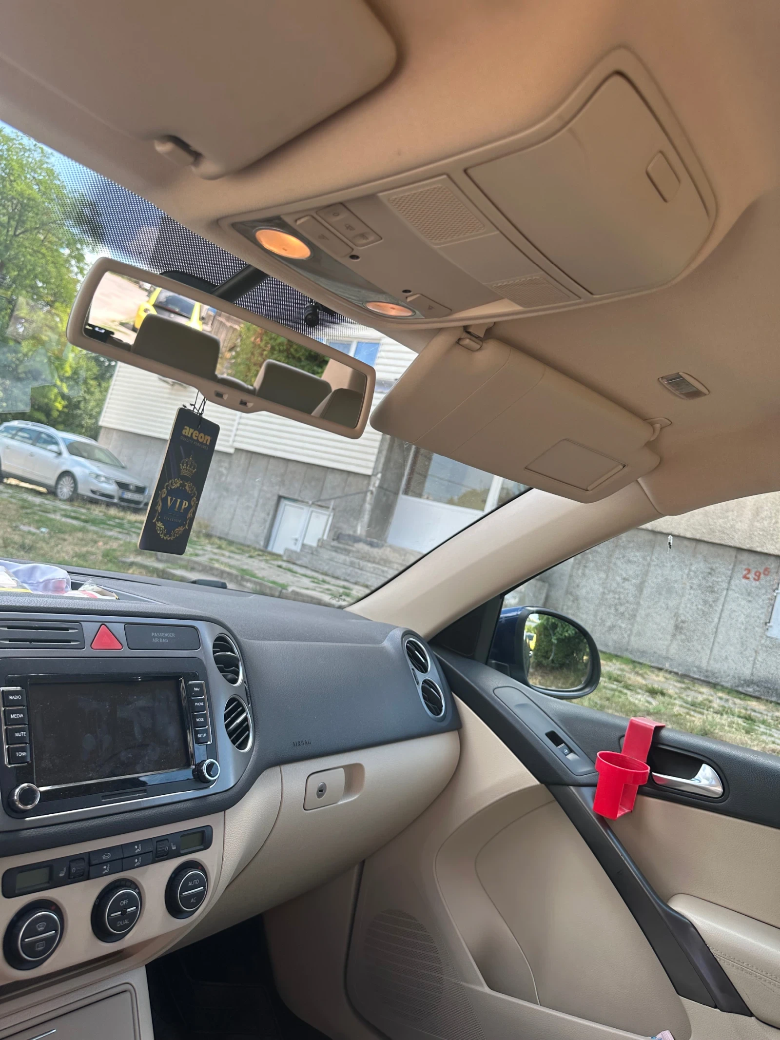 VW Tiguan 2.0 - изображение 6