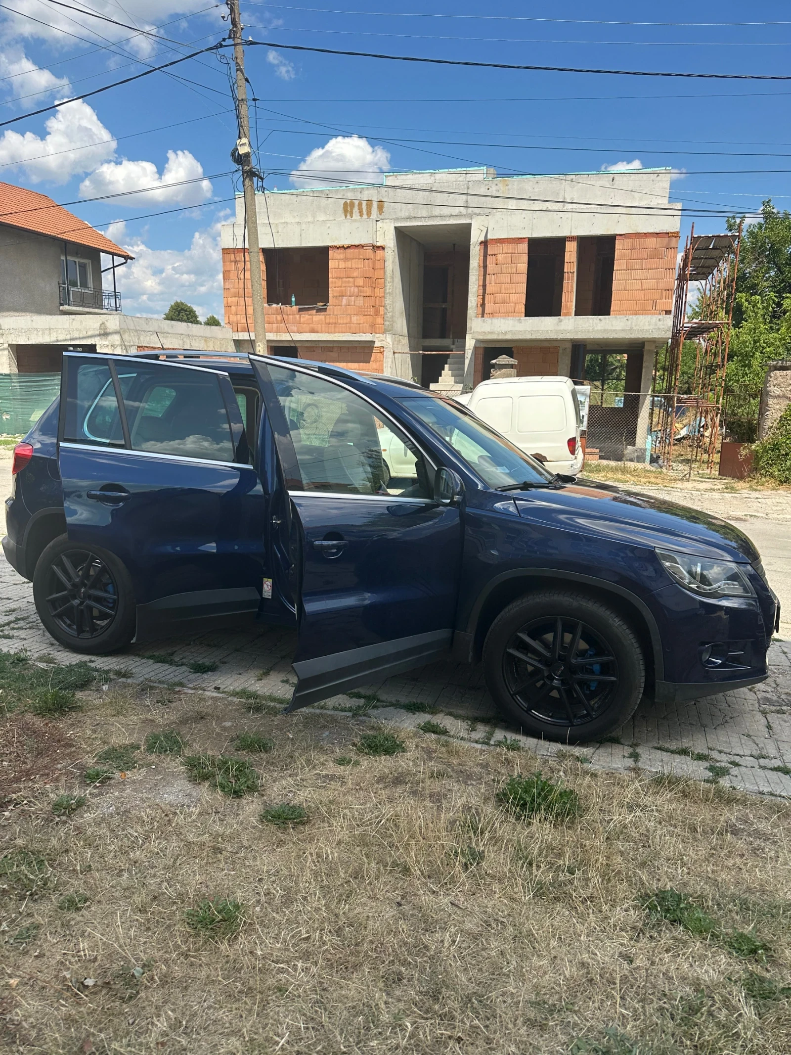 VW Tiguan 2.0 - изображение 2