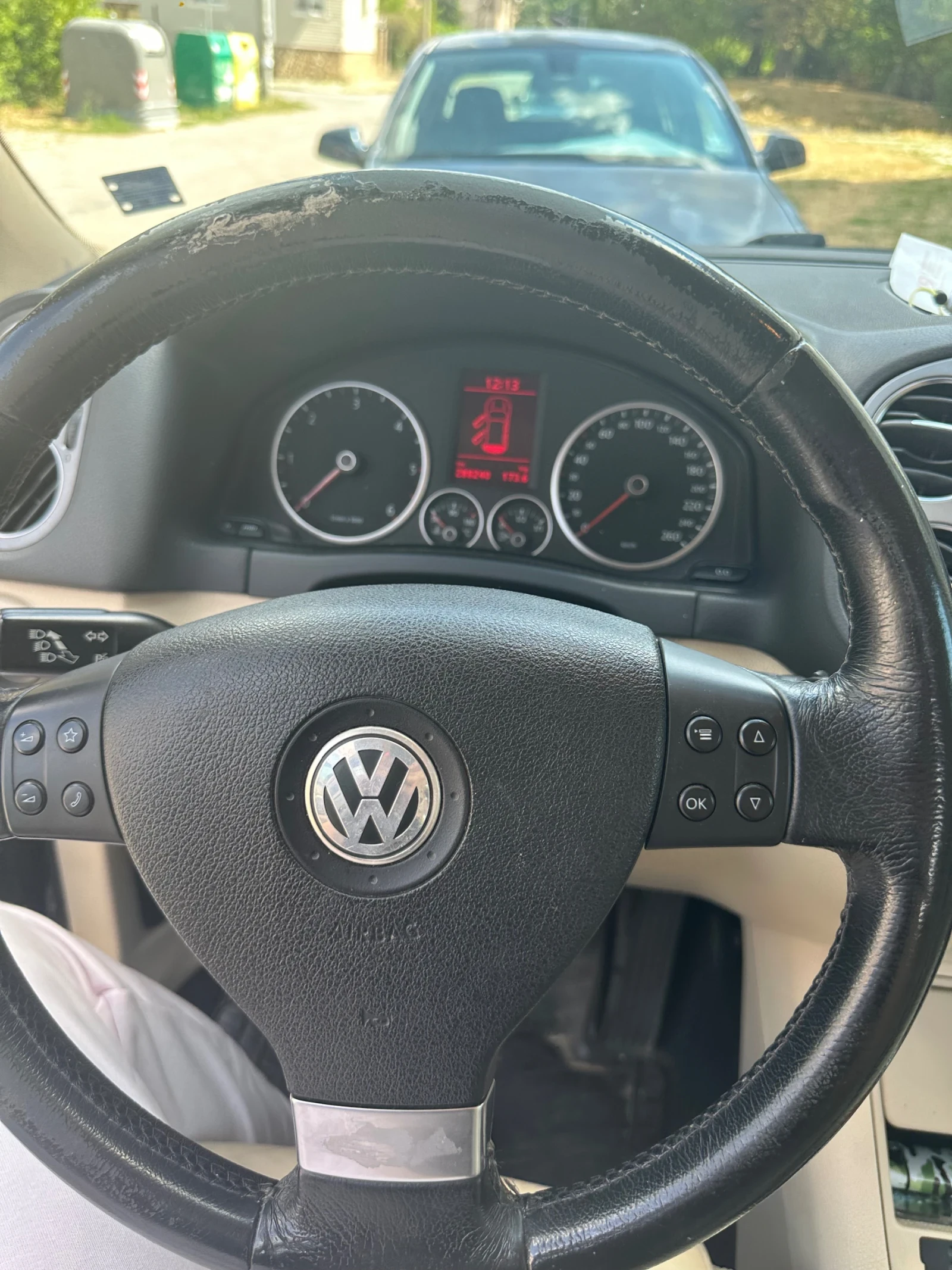 VW Tiguan 2.0 - изображение 4