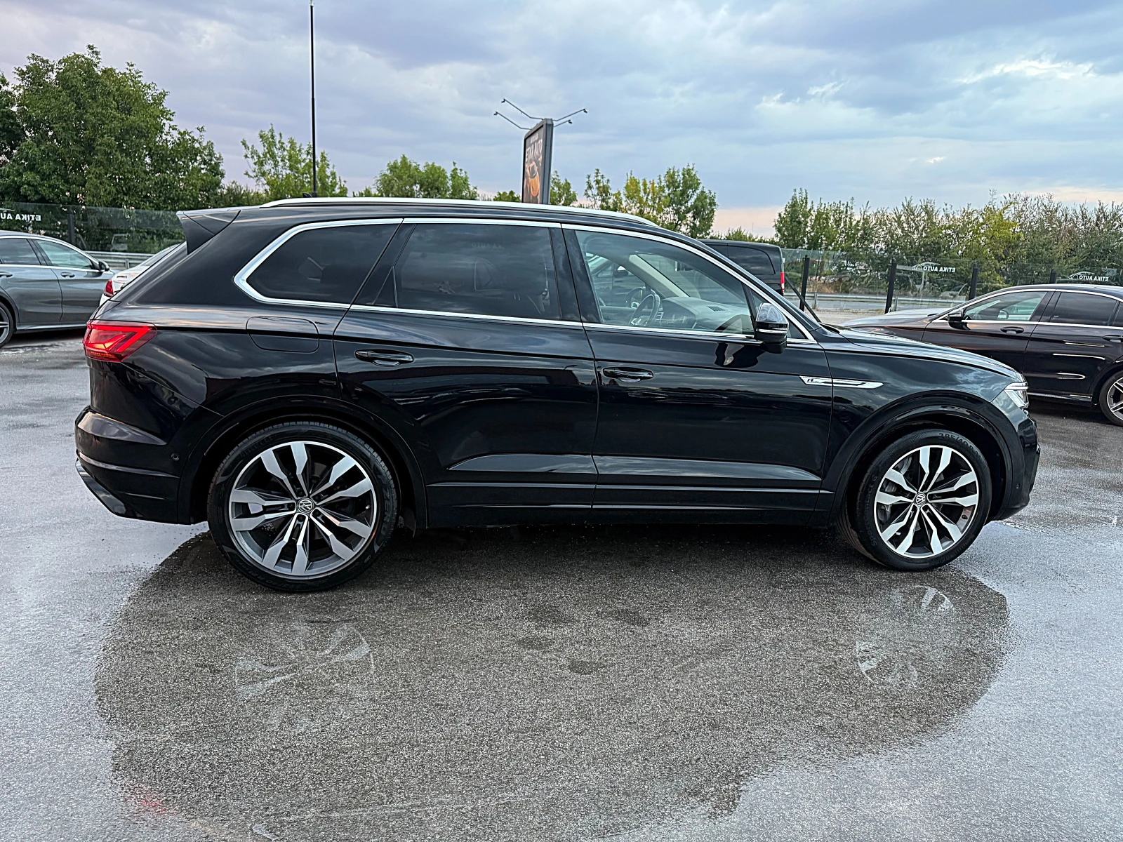 VW Touareg 4.0d-Rline-Led-Bixenon-360Kameri-Обдухване-Подгряв - изображение 9