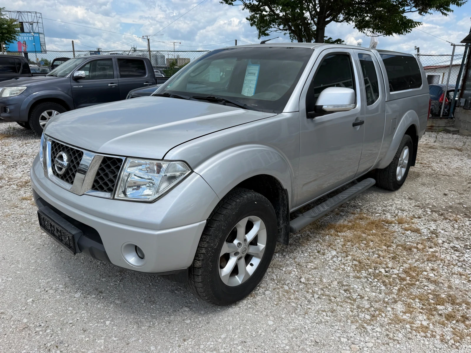 Nissan Navara 2.5dci, снимка 11 - Автомобили и джипове - 52100854