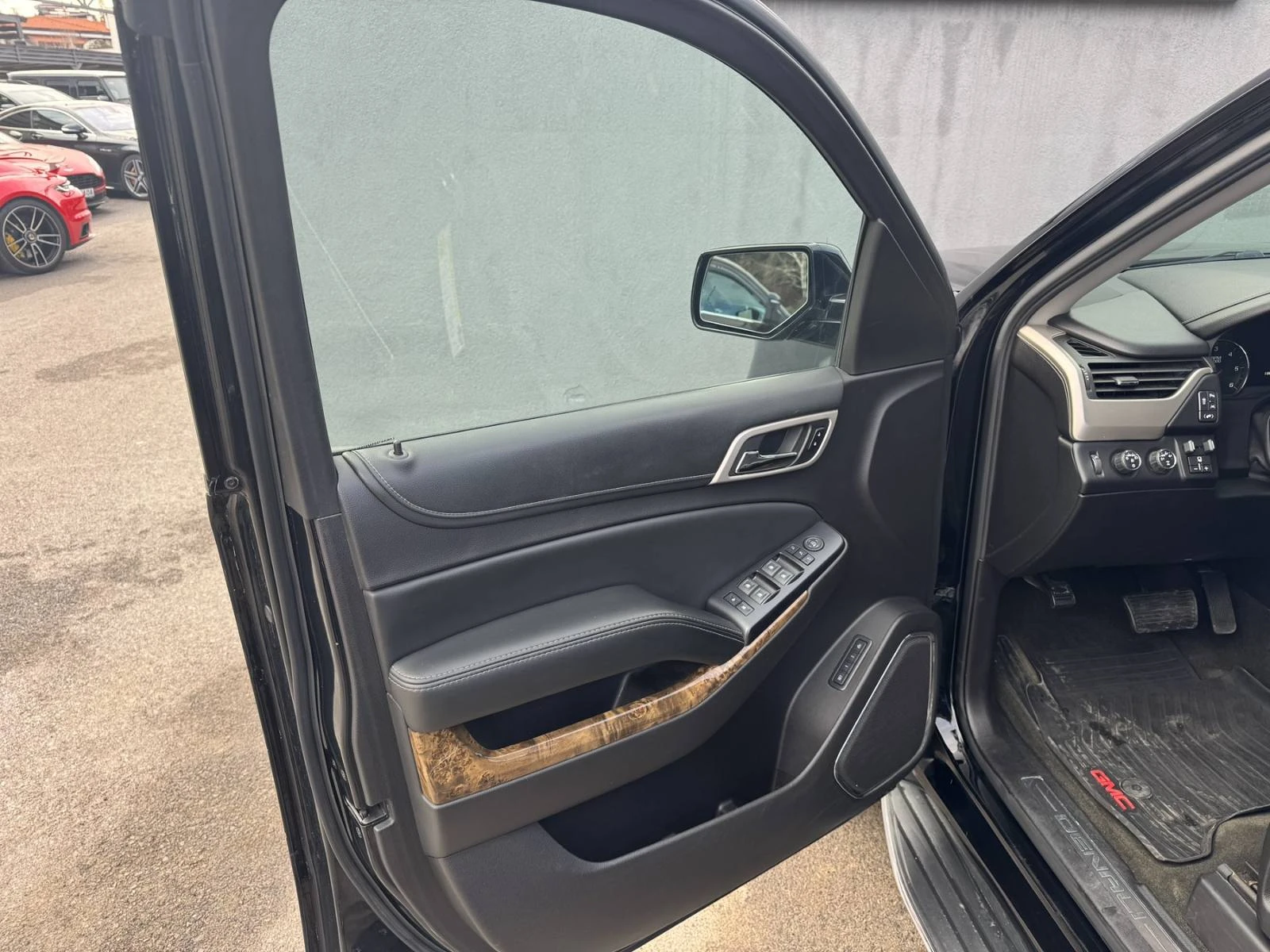 Gmc Yukon 6.2L DENALI - изображение 9