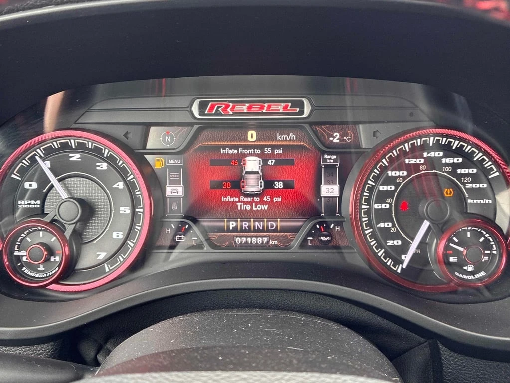 Dodge RAM 1500 | Rebel | CARFAX| 12-inch DISPLAY| АВТОФИНАНСИРАНЕ - изображение 8