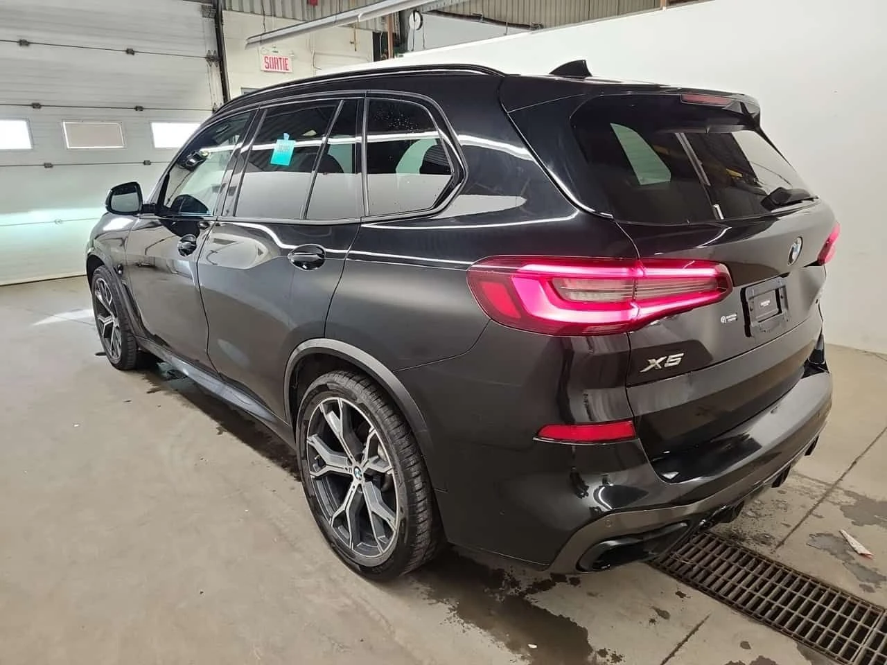 BMW X5   XDRIVE40I | SWAROVSKI | CARFAX - изображение 4