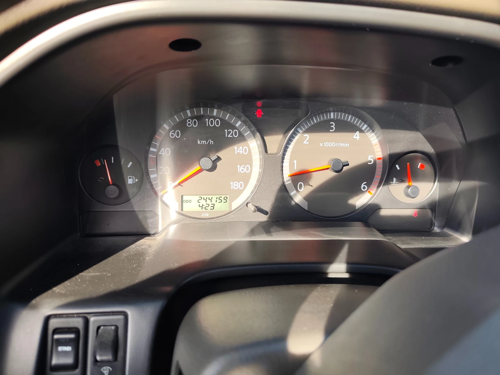 Nissan Patrol y61, снимка 9 - Автомобили и джипове - 54345796