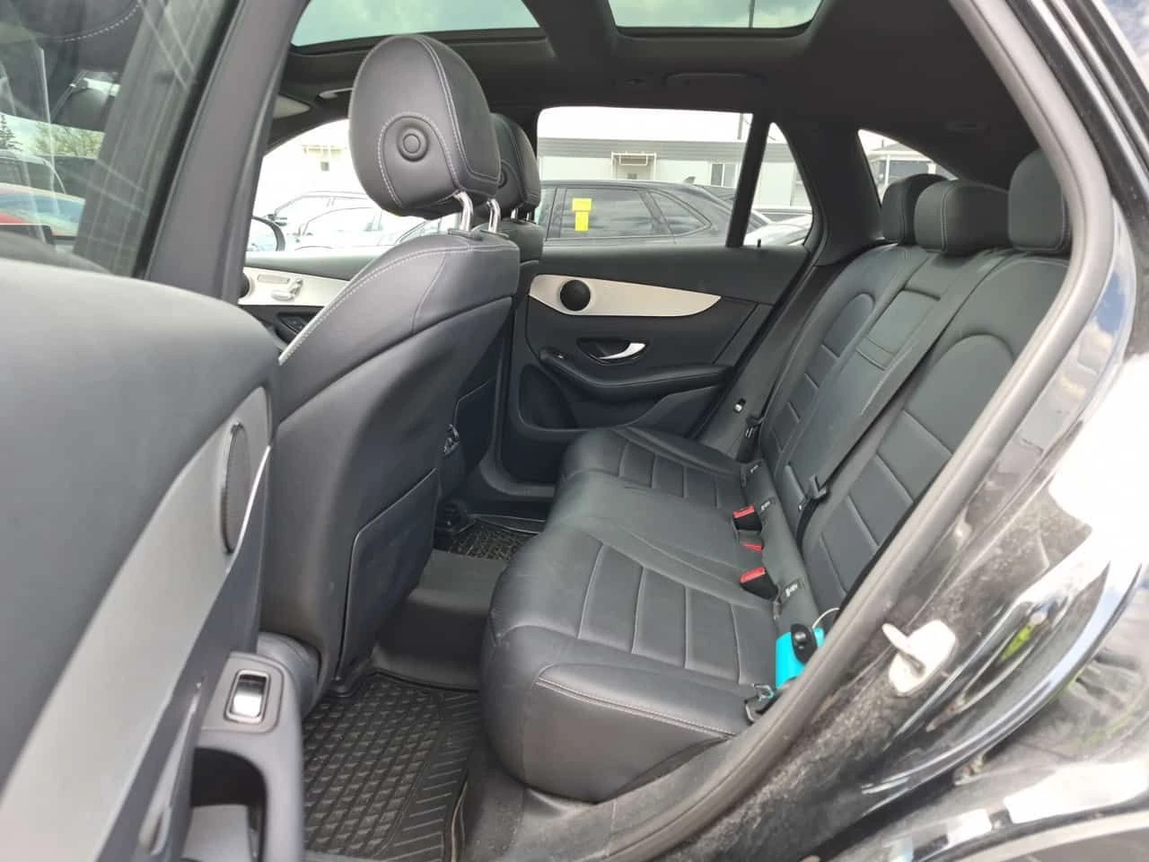 Mercedes-Benz GLC 300 ПОДГРЕВИ * ПАНО * KEYLESS * CARFAX, снимка 12 - Автомобили и джипове - 54479960