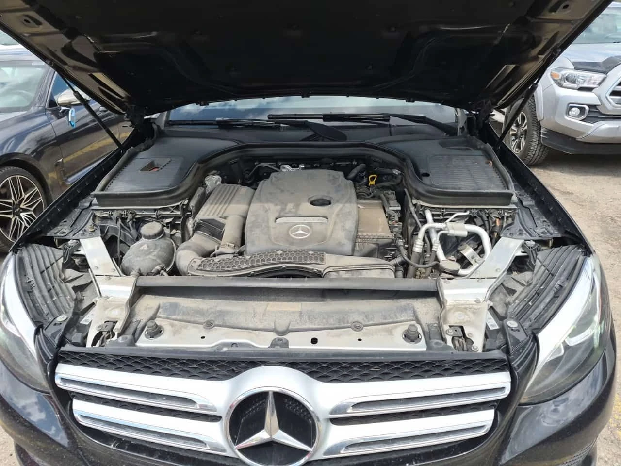 Mercedes-Benz GLC 300 ПОДГРЕВИ * ПАНО * KEYLESS * CARFAX, снимка 17 - Автомобили и джипове - 54479960