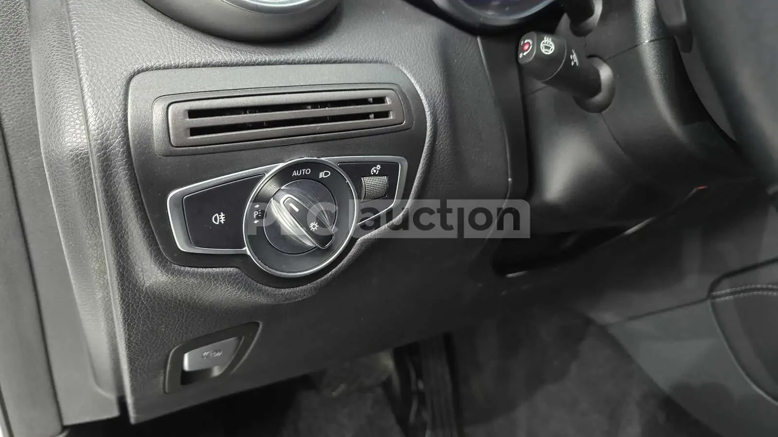 Mercedes-Benz GLC 300 4MATIC| ПАНОРАМА| КАМЕРА| HEADS UP| ВКЛ.ТЕХНОТЕСТ, снимка 13 - Автомобили и джипове - 54759278