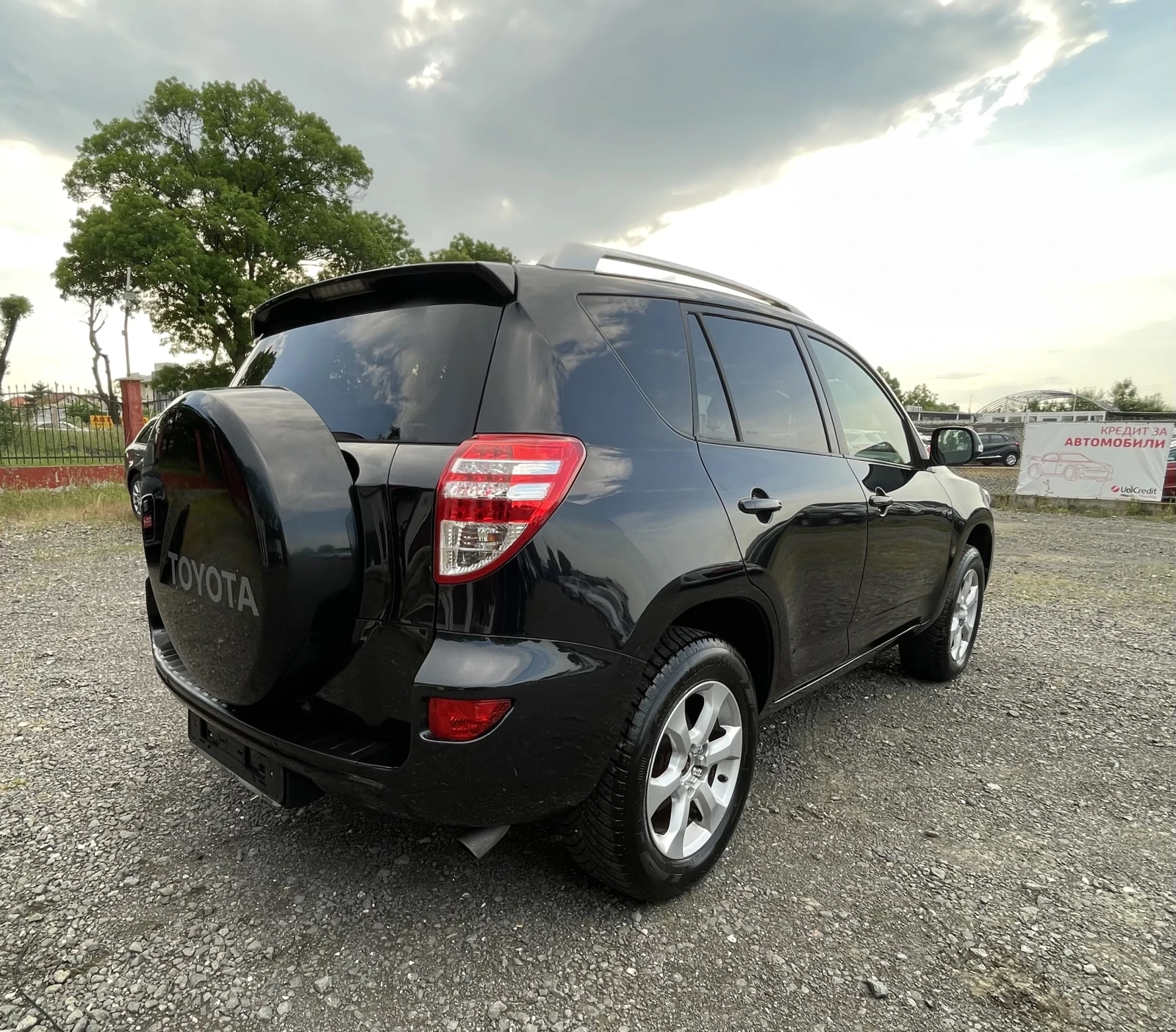 Toyota Rav4 Executive 2.0i 158к.с. 4x4 Facelift Автоматик F1 , снимка 5 - Автомобили и джипове - 54774314
