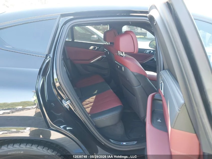 BMW X6 * M60I * XDRIVE* Distronic* HeadUp, снимка 12 - Автомобили и джипове - 54795404