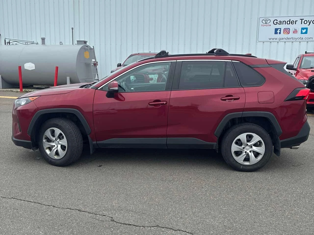 Toyota Rav4 * LE * АВТОКРЕДИТ БЕЗ ПЪРВОНАЧАЛНА ВНОСКА* , снимка 2 - Автомобили и джипове - 55581497
