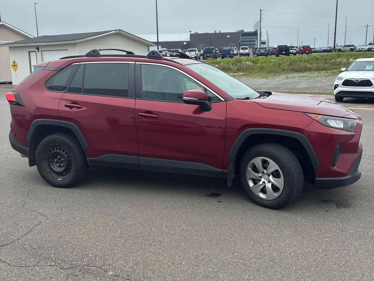 Toyota Rav4 * LE * АВТОКРЕДИТ БЕЗ ПЪРВОНАЧАЛНА ВНОСКА* , снимка 3 - Автомобили и джипове - 55581497