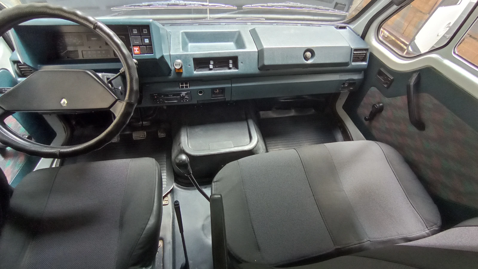 Renault Master B120TDI Блокаж, снимка 8 - Бусове и автобуси - 54497656