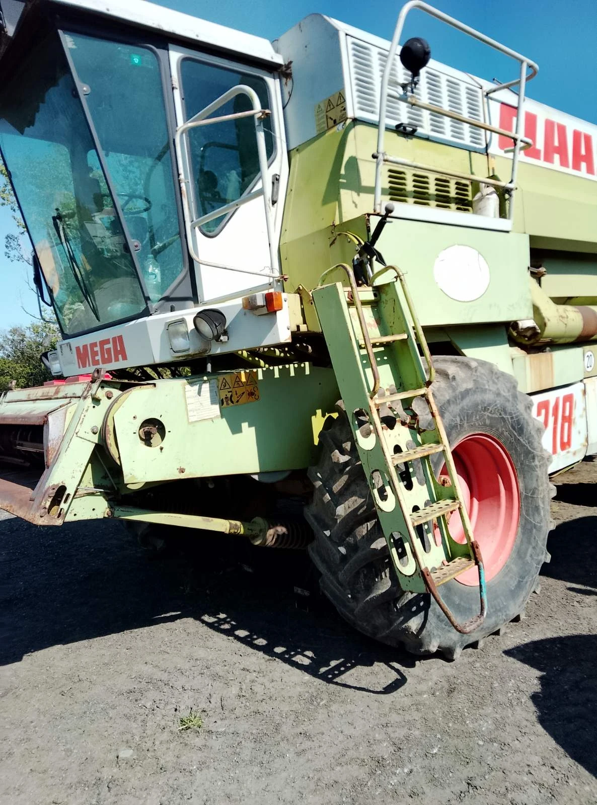 Комбайн Claas, снимка 2 - Селскостопанска техника - 54437156