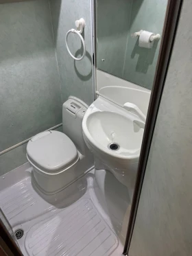 Каравана Swift  Charisma , снимка 8 - Каравани и кемпери - 53664877