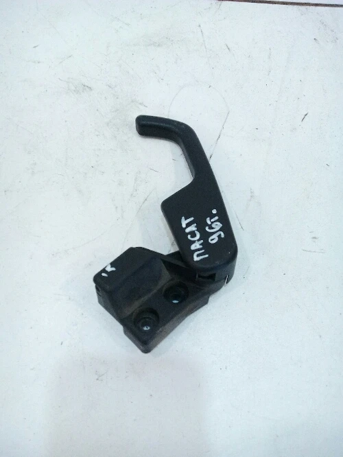 Дръжка вънрешна отваряне преден капак Фолксваген Пасат