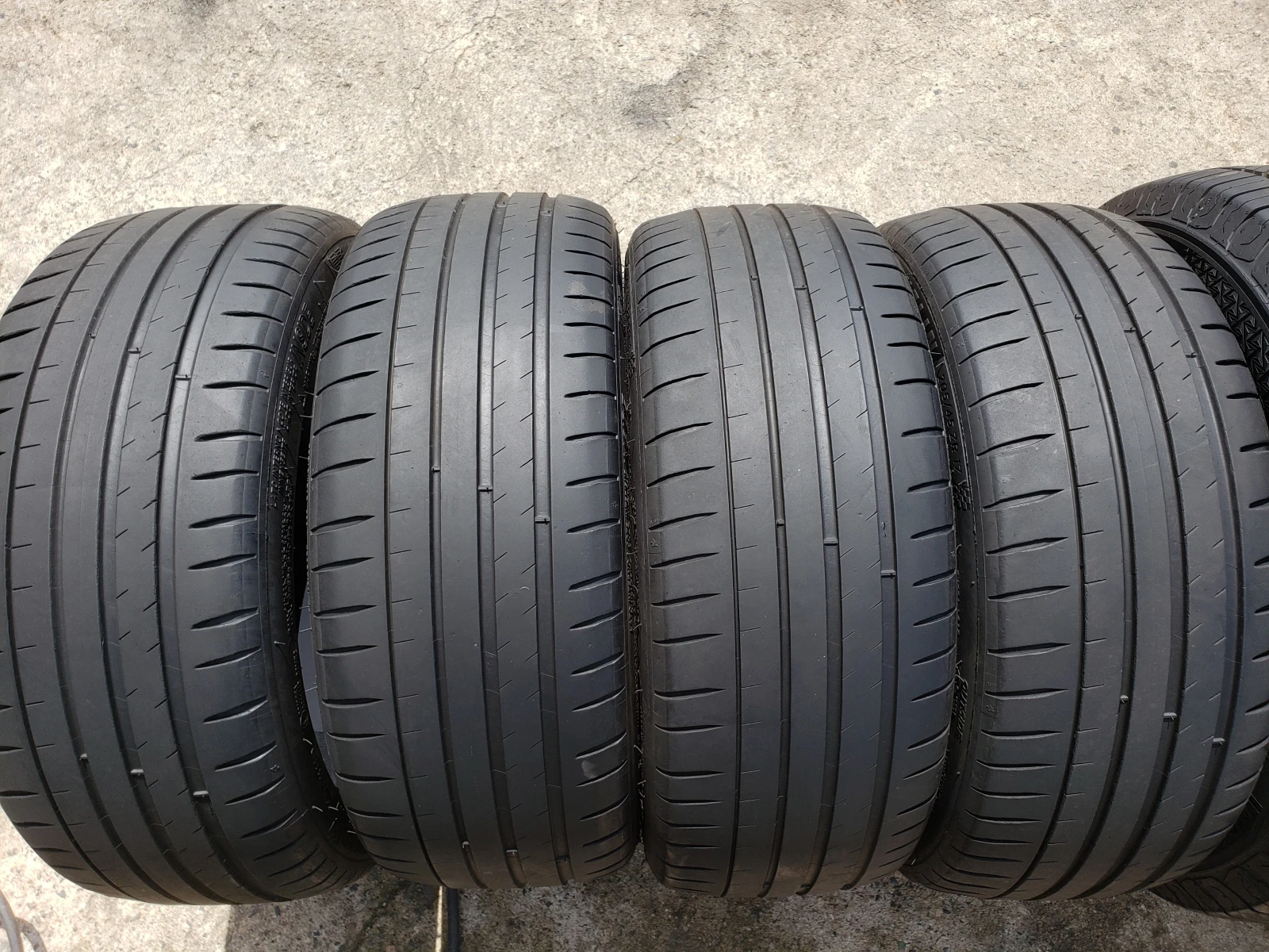 Гуми Летни 205/45R17, снимка 2 - Гуми и джанти - 54421777