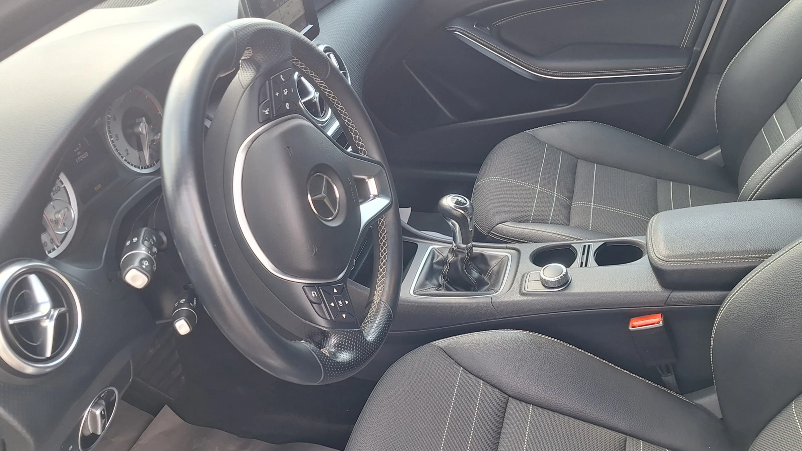 Mercedes-Benz A 180 1.6 TURBO amg line Xenon Swiss White  | Mobile.bg — изображение 13