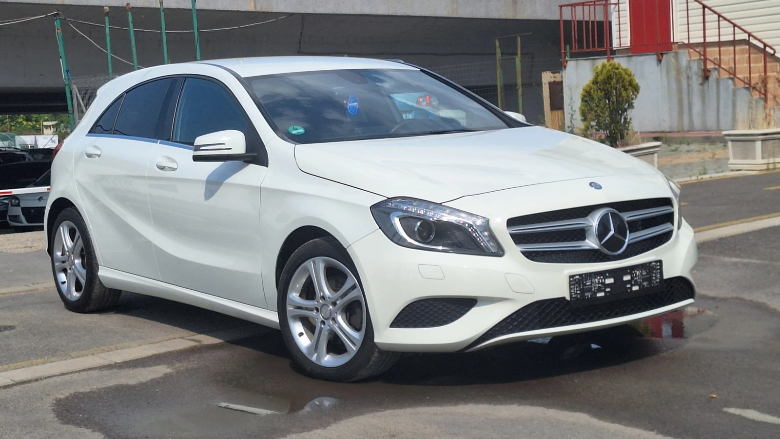 Mercedes-Benz A 180 1.6 TURBO amg line Xenon Swiss White  - изображение 2