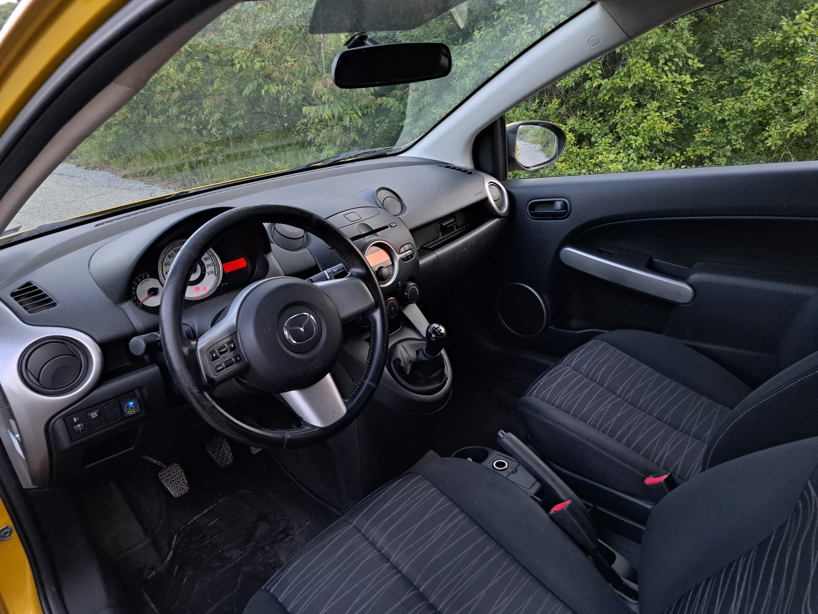 Mazda 2 1, 4i LPG - изображение 10