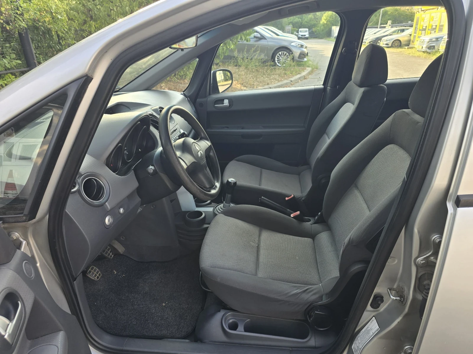 Mitsubishi Colt БЕНЗИН/КЛИМАТИК/4 ВРАТИ/ - изображение 9