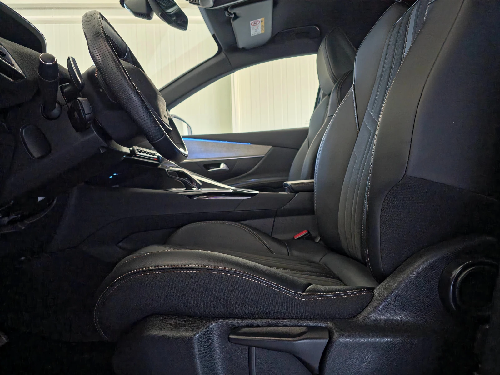 Peugeot 3008 GT PLUG-IN-HYBRID 225 S&S EAT8 - изображение 7