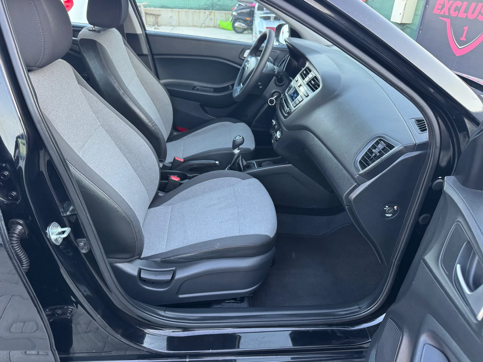 Hyundai I20 1.2i LPG EURO-6, снимка 12 - Автомобили и джипове - 53845643