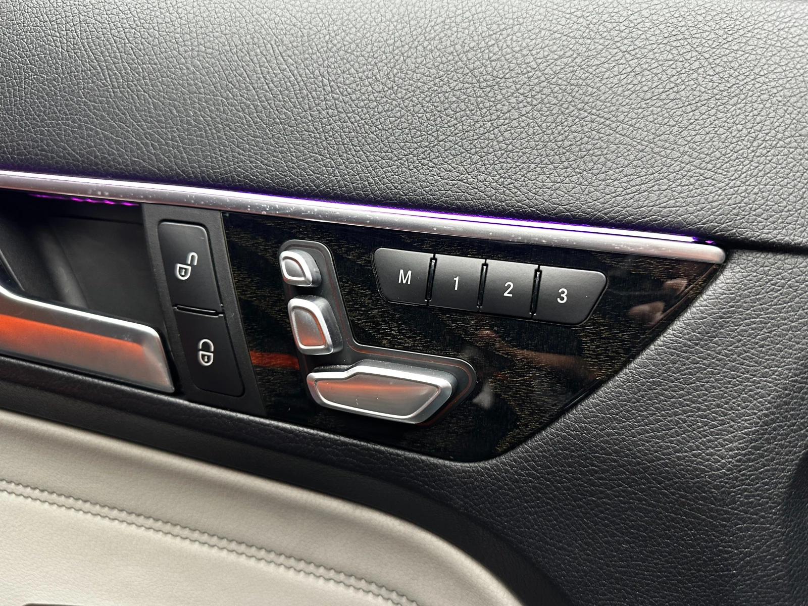 Mercedes-Benz E 400 4Matic, снимка 8 - Автомобили и джипове - 54676593