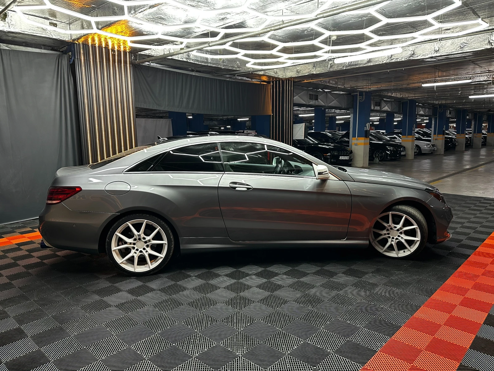 Mercedes-Benz E 400 4Matic, снимка 4 - Автомобили и джипове - 54676593