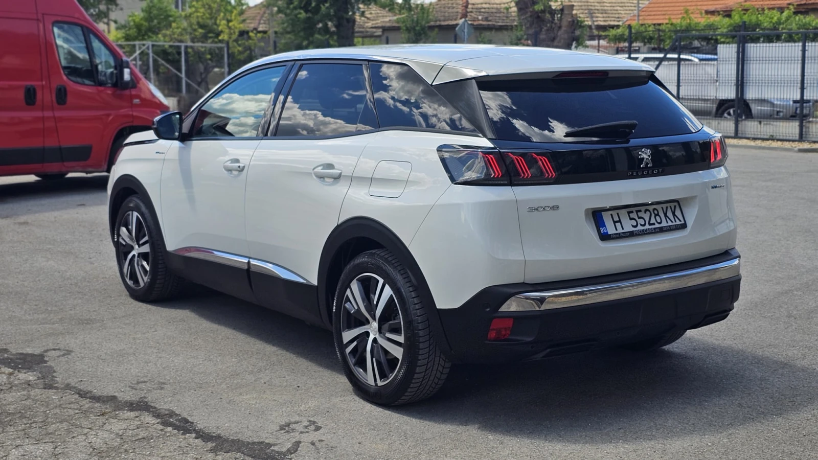Peugeot 3008 1.6Plug-In Hybrid-ИСТОРИЯ-ТОП СЪСТ-КАТО НОВ-ЛИЗИНГ, снимка 4 - Автомобили и джипове - 54774306