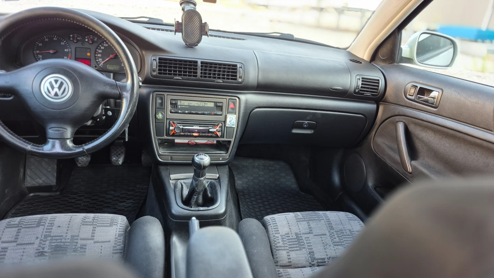 VW Passat 1.8 Газ/Бензин 125 Коня* * , снимка 11 - Автомобили и джипове - 55172703